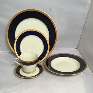 IVORY CHINA L2821 IMPERIAL BLUE BY MIKASA 5 PIECES DINNERWARE